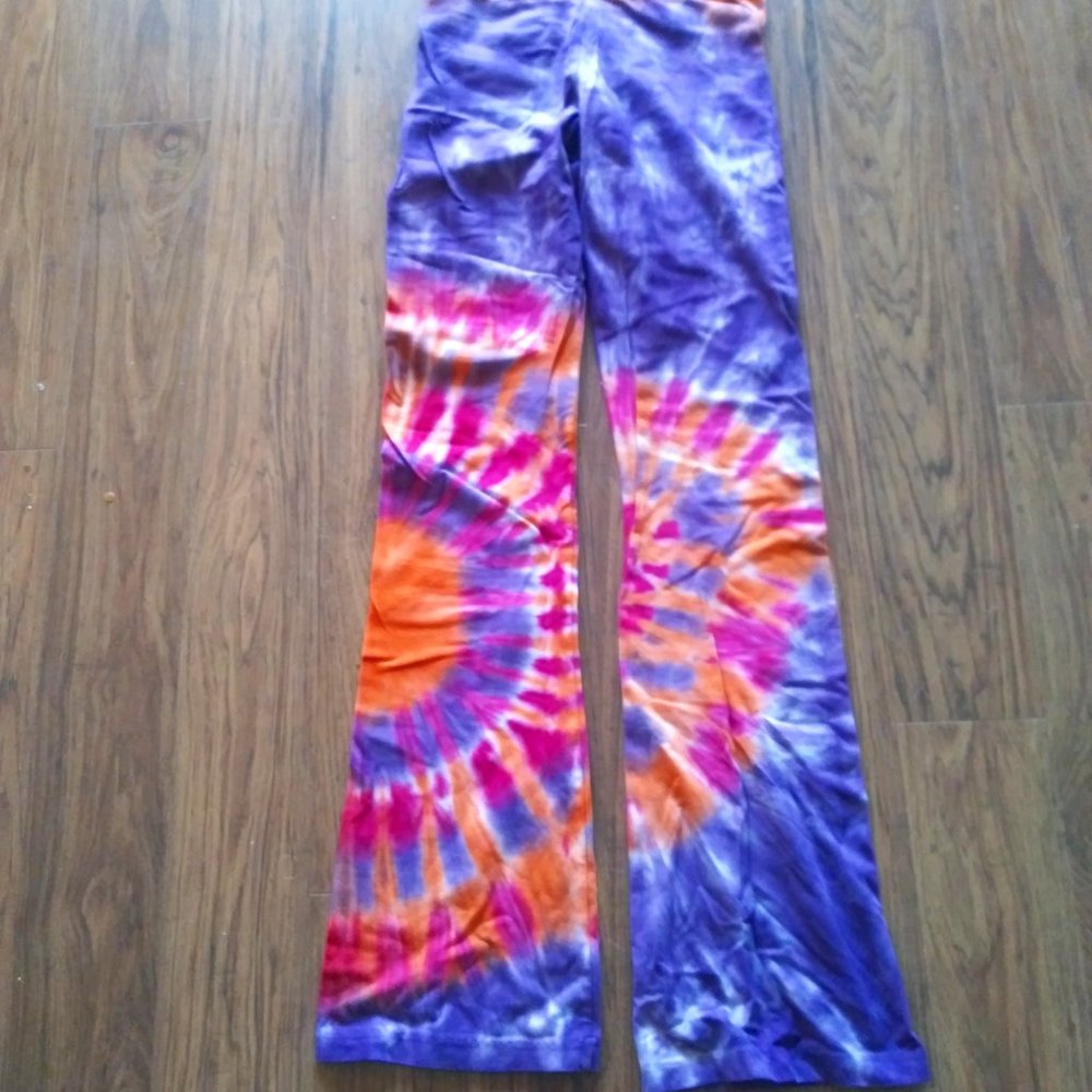 tied dyed leggings size medium flared leg